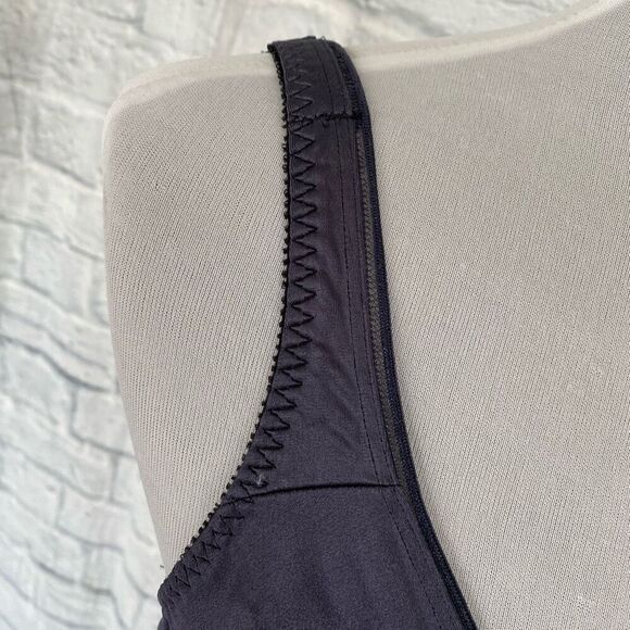 Olga women 38D satin front underwire bra w/3 hook closure and floral lace back - Picture 3 of 10